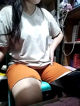 Snapshot of DelightDorothy34 chatting on October 8, 2:27 am DelightDorothy34 online show from October 8, 2:27 am