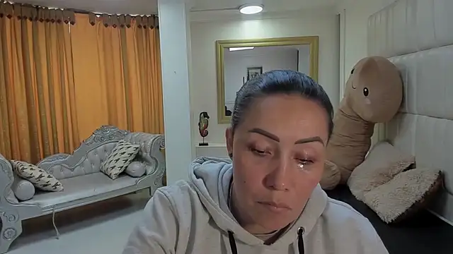 gaby trent online show from February 18, 3:55 pm