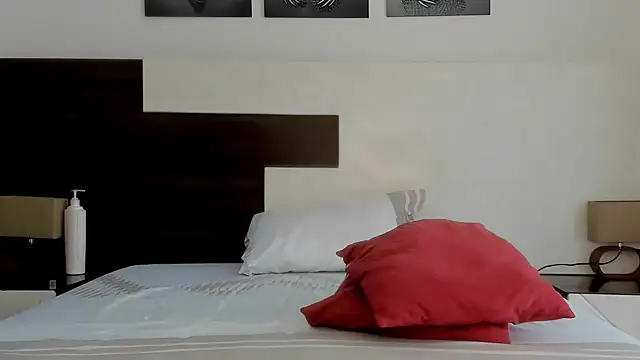 SexyCaitlynHot online show from March 5, 8:48 pm