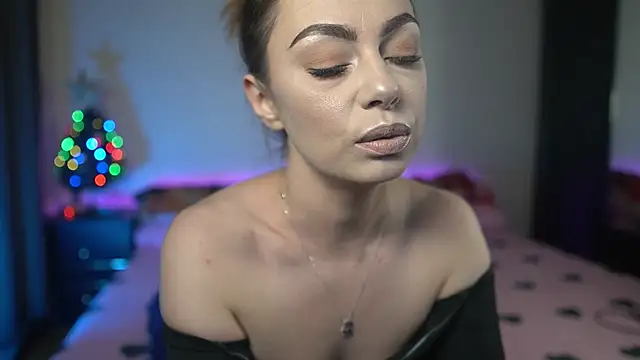 TiffanyPierce online show from December 20, 9:30 pm