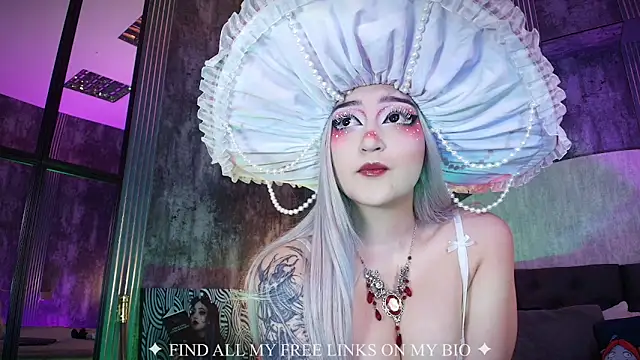 Charlotte Germanotta  online show from January 10, 7:40 pm