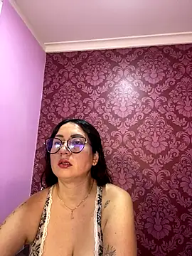 juliana diaz online show from November 27, 11:35 am