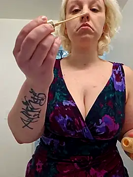 DamelynDaisy online show from November 9, 10:38 pm