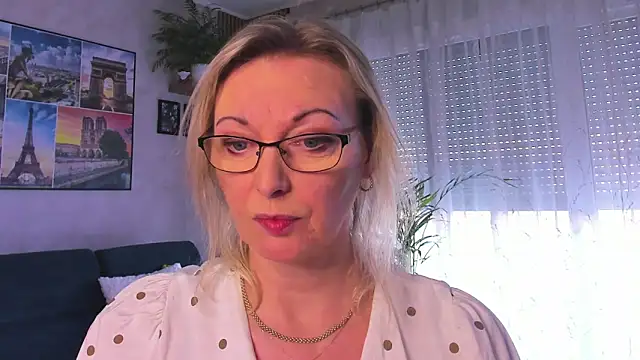 vanessa chat online show from April 2, 3:20 pm