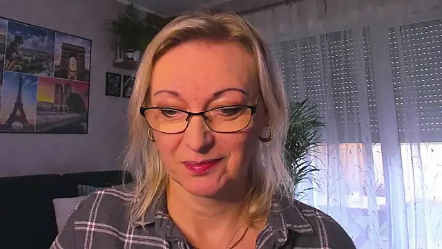 vanessa chat online show from November 12, 2:15 pm