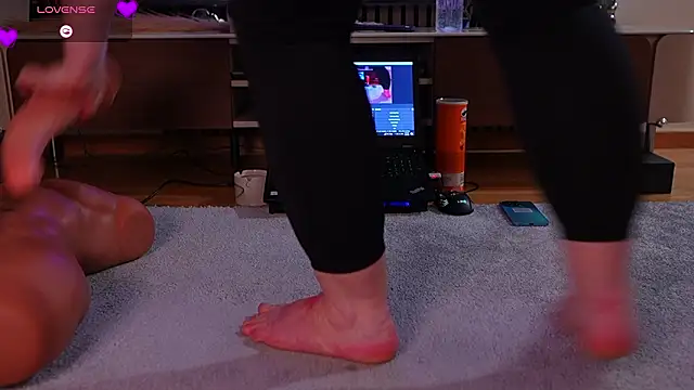 pawg queen online show from March 8, 2:04 am