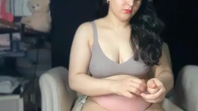 emalove-xh online show from April 16, 1:28 am