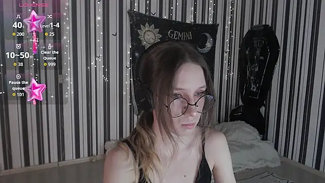  Hanna Moon  online show from November 5, 4:12 pm