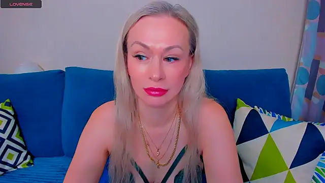 EllenMoore online show from September 19, 3:16 am