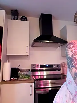 LilyOrion online show from November 29, 8:46 pm