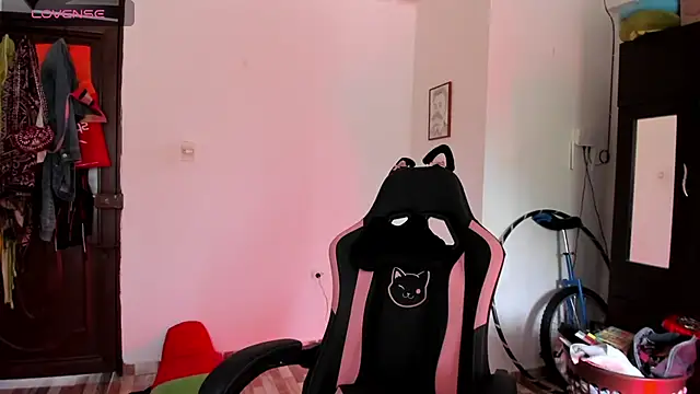 adrena 10 online show from March 25, 7:50 pm