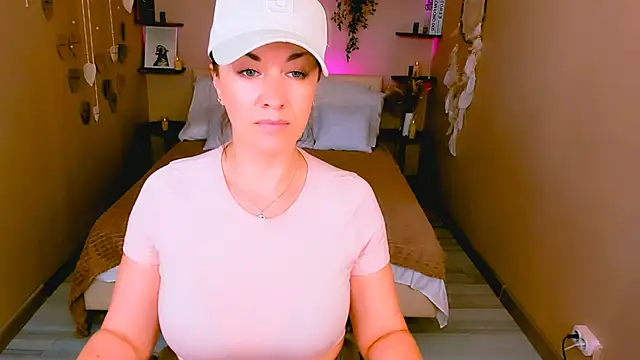 AnaMills online show from October 22, 3:06 pm