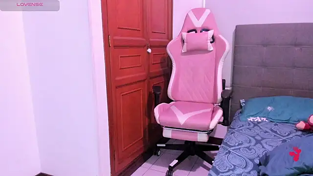 Andrea-Queen online show from March 17, 10:03 pm