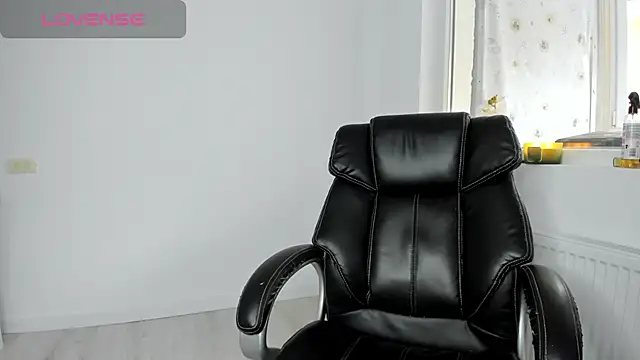 DiamondKay online show from October 16, 8:39 am