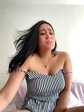 Nina lovi online show from October 22, 9:20 pm