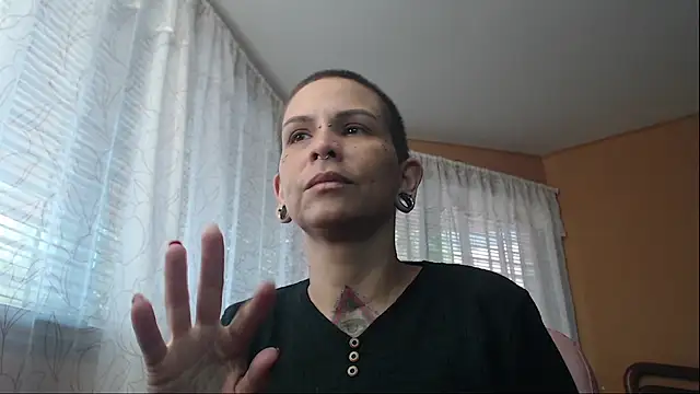 moon cat85 online show from February 2, 5:45 pm