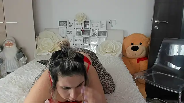 sweetemy4u online show from February 12, 10:50 am