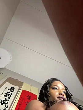 NicoleCocksXXX online show from April 12, 1:14 pm