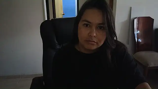 Ixchel Anaid online show from November 4, 1:27 pm