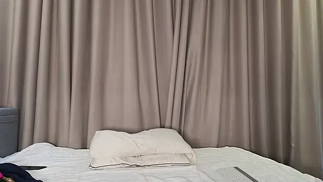 LucyNuty online show from December 2, 5:53 am