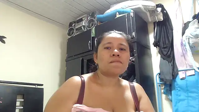 adrixxx38 online show from April 18, 8:53 pm