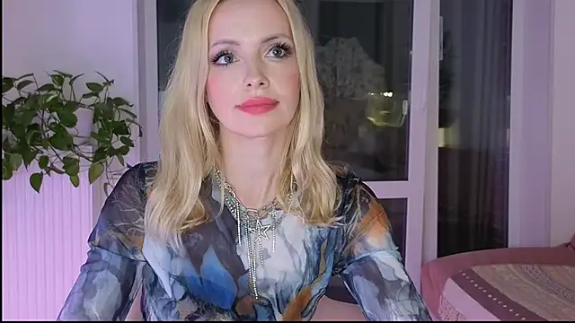 Snapshot of AbsoluteGoddess chatting on September 19, 5:56 pm AbsoluteGoddess online show from September 19, 5:56 pm