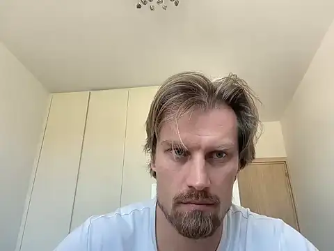 fmodel online show from April 23, 8:11 am