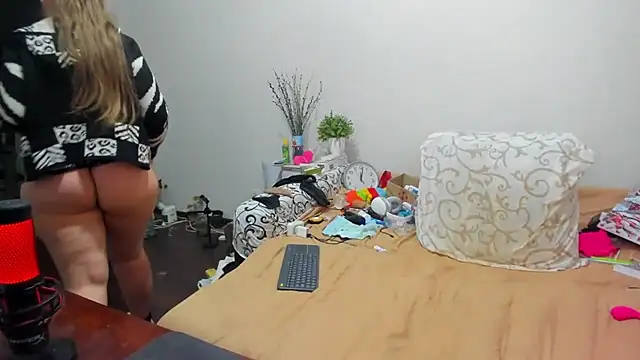 IamYourNarcotic online show from February 26, 4:17 pm