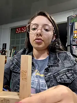 linda-schmidt online show from April 3, 3:37 am