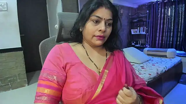 Snapshot of tarivishu23 chatting on October 21, 1:42 am tarivishu23 online show from October 21, 1:42 am