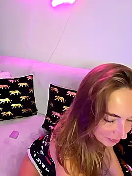 Snapshot of VickyDiamondx chatting on September 14, 8:45 am VickyDiamondx online show from September 14, 8:45 am