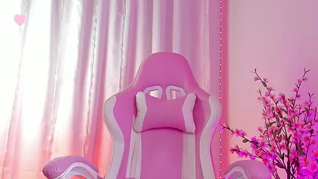 Snapshot of Pinkyrosse chatting on October 20, 10:13 pm Pinkyrosse online show from October 20, 10:13 pm
