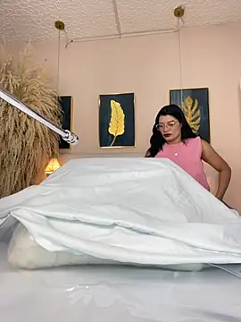 valerie lya online show from October 1, 8:03 pm