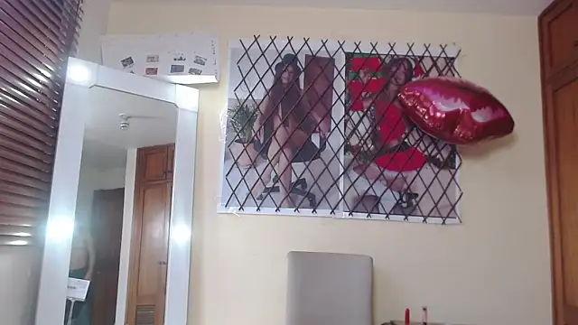 NicoleSantana online show from February 4, 10:13 pm