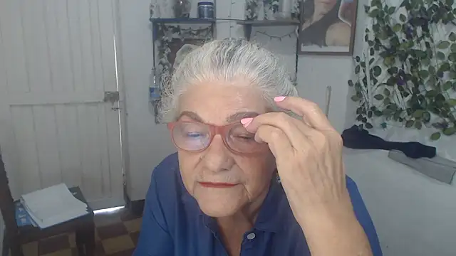 FunnyGrandma online show from January 18, 8:38 pm