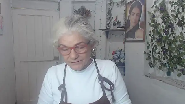 FunnyGrandma online show from October 12, 10:12 pm
