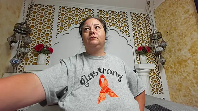 AleshaArabian online show from September 26, 3:59 am