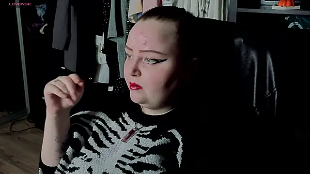 Snapshot of EMMA__CONNOR chatting on October 31, 8:46 pm EMMA  CONNOR online show from October 31, 8:46 pm