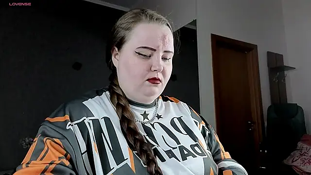 Snapshot of EMMA__CONNOR chatting on September 16, 6:32 am EMMA  CONNOR online show from September 16, 6:32 am