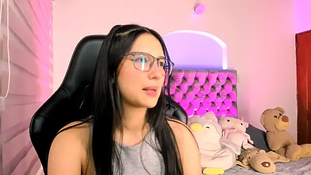 Luniverse online show from December 4, 9:04 pm