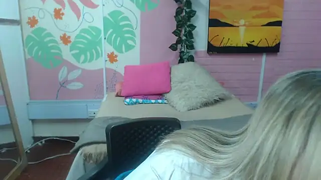 ZAMANTHA online show from February 23, 4:39 pm