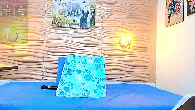 mia pineda online show from November 13, 1:15 am