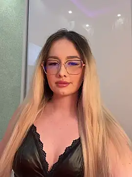 mollyxxx online show from March 2, 1:05 am