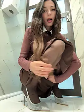  MiaQueen  online show from April 24, 9:17 pm