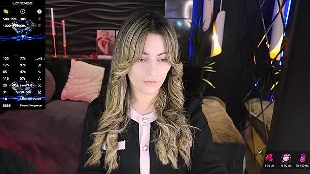 KylieMellow online show from March 19, 5:45 am