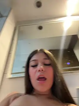 Alyshanon18 online show from February 8, 6:55 pm