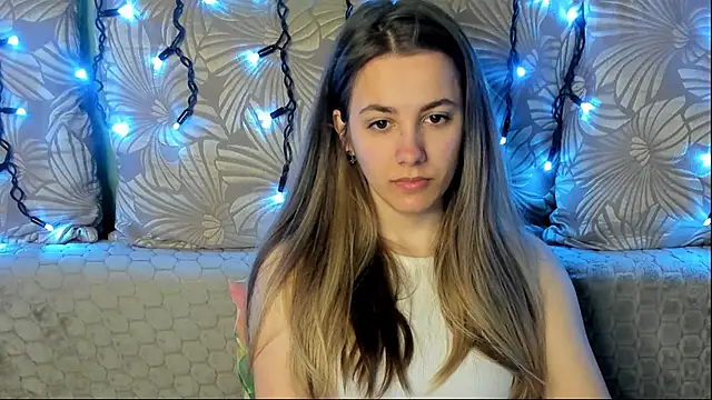 MaggieCake online show from April 6, 4:57 am