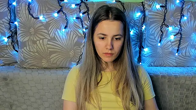 MaggieCake online show from February 18, 3:49 am