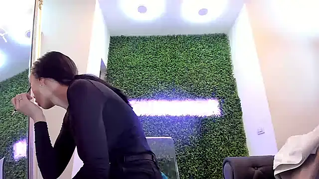 Snapshot of realhotfallingdevil chatting on December 2, 10:05 am realhotfallingdevil online show from December 2, 10:05 am