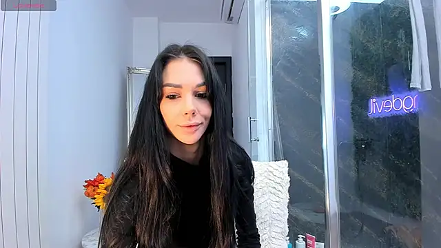 Snapshot of realhotfallingdevil chatting on October 9, 4:16 am realhotfallingdevil online show from October 9, 4:16 am